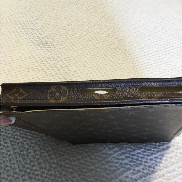 LOUIS VUITTON I PAD COVER IN MONOGRAM CANVAS. - Picture 7 of 14